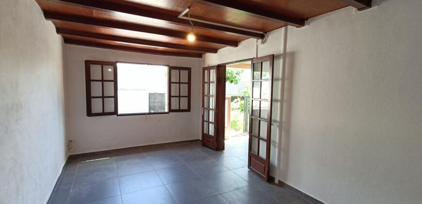 A vendre une villa F5 de 130m2 avec grand garage à Sainte Anne