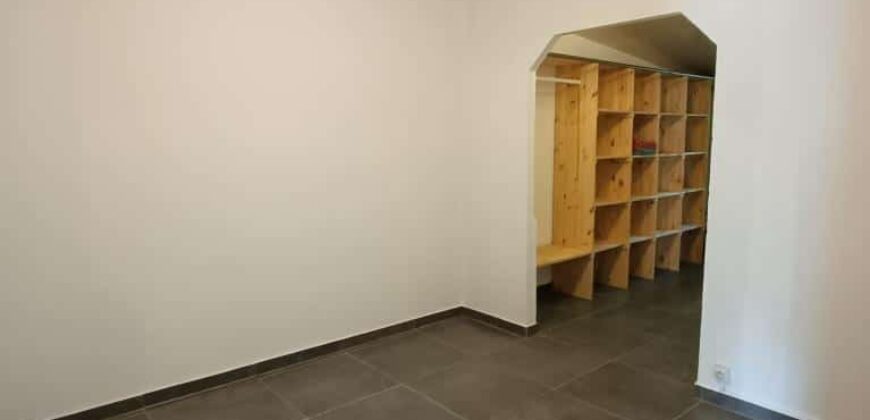 A vendre une villa F5 de 130m2 avec grand garage à Sainte Anne