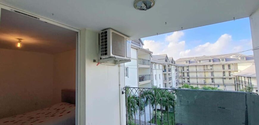 Vente d’un appartement T2 avec varangue et parking à Saint André