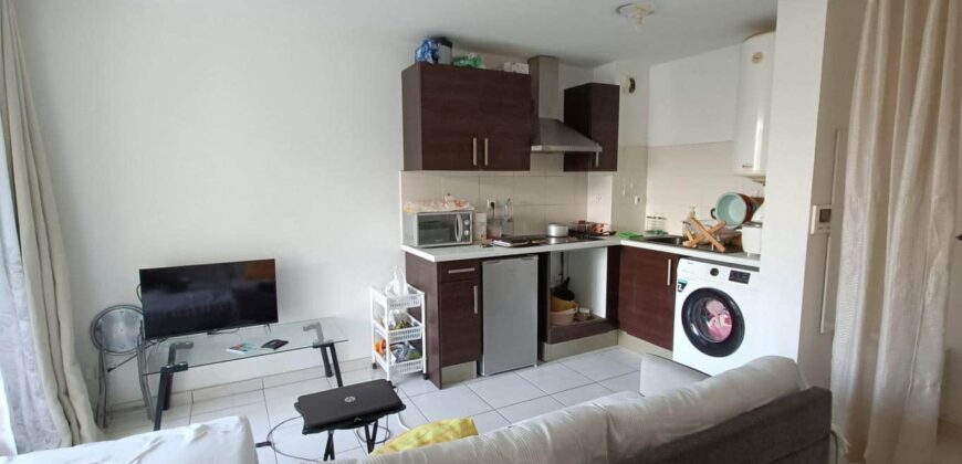 Vente d’un appartement T2 avec varangue et parking à Saint André