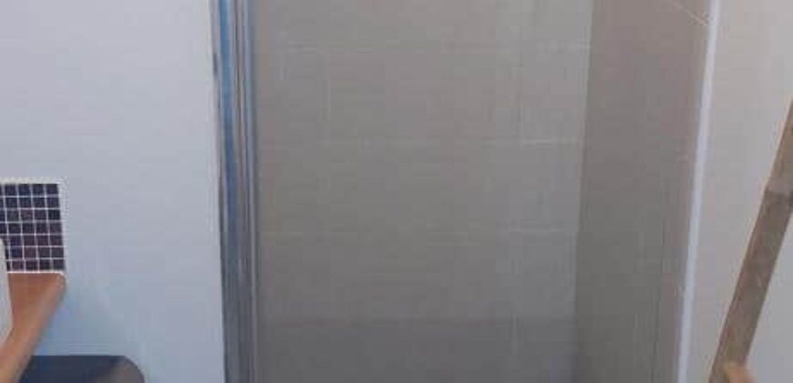A louer un appartement T2 meublé en rez de jardin face au lagon de Saint Leu