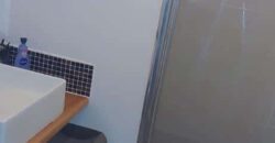 A louer un appartement T2 meublé en rez de jardin face au lagon de Saint Leu
