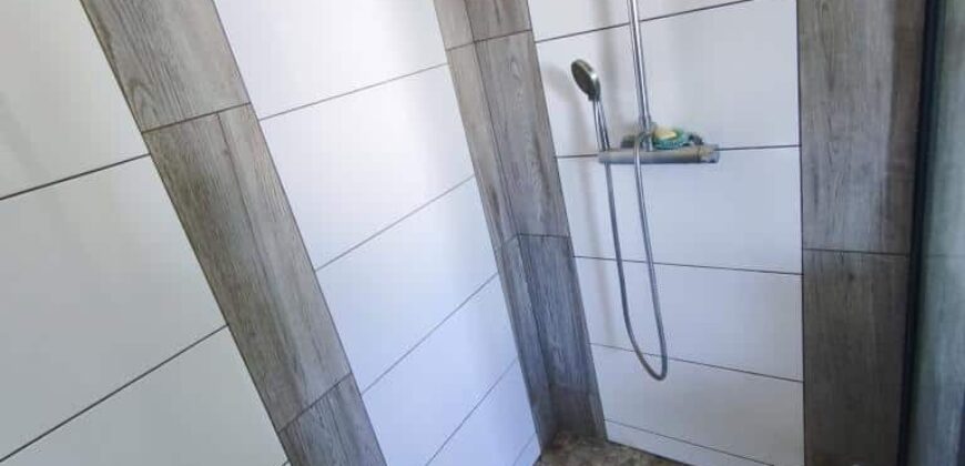 Vente d’une belle villa F6 de 150m2 sur un vaste terrain de 524 m2 dans le cadre paisible de Saint Philippe