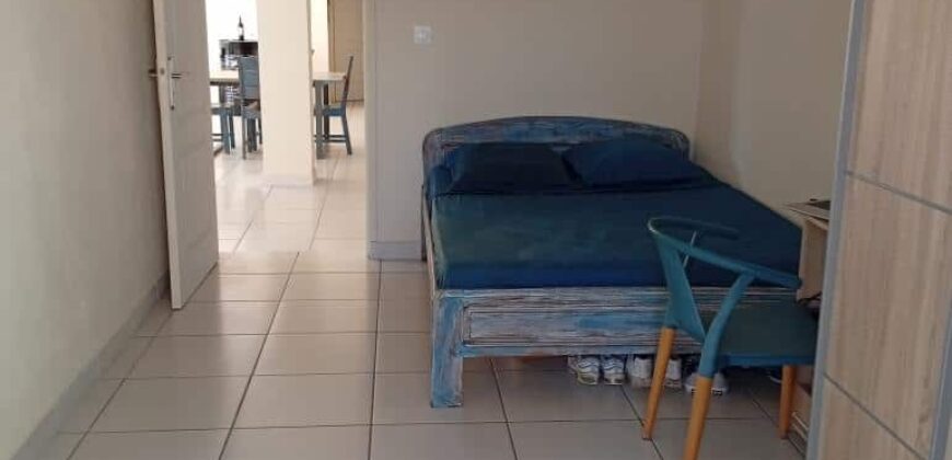 En vente une maison F4 de plain pied de 114m2 sur une parcelle de 694m2 pied dans l’eau à Saint Paul