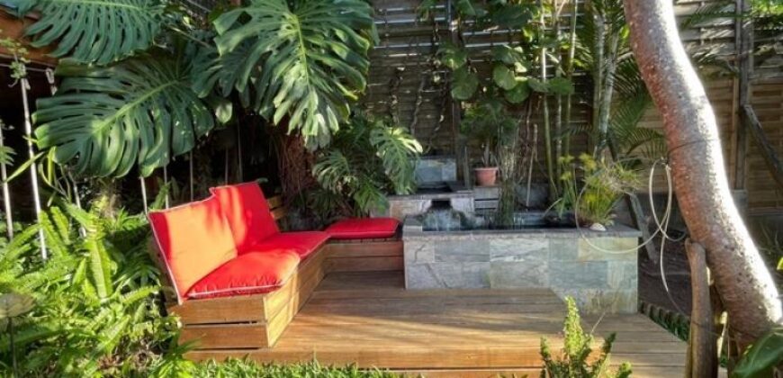 A vendre une villa d’architecte + studio indépendant avec piscine et jardin à La Montagne