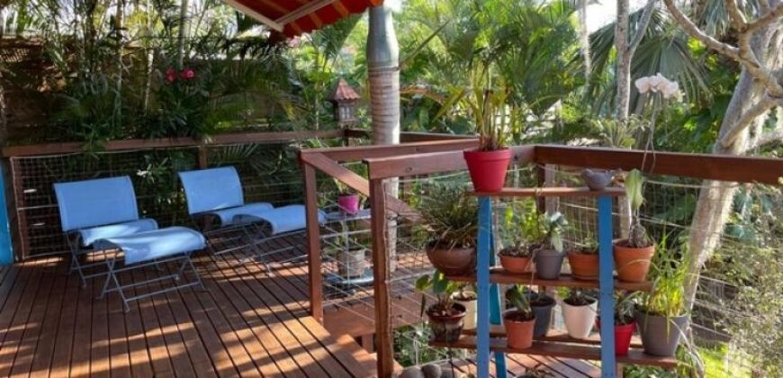A vendre une villa d’architecte + studio indépendant avec piscine et jardin à La Montagne