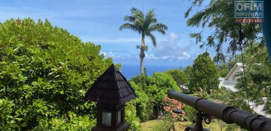 A vendre une villa d’architecte + studio indépendant avec piscine et jardin à La Montagne