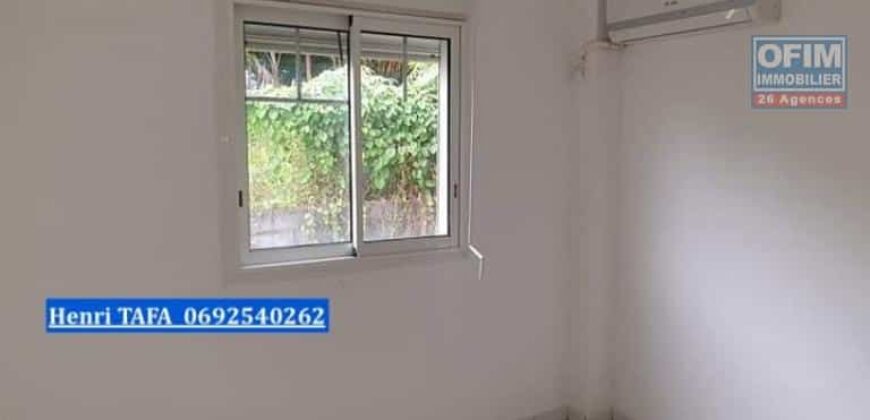 A vendre un appartement de 53.61m2 avec terrasse dans le secteur de Bas Jean Petit à Saint Joseph