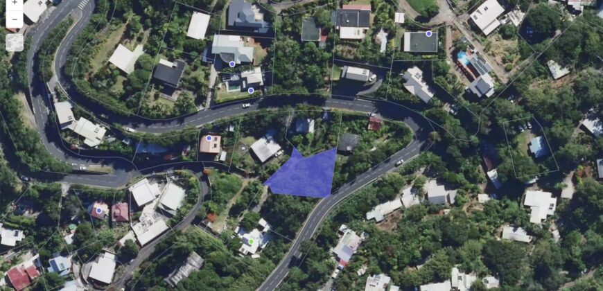 A vendre un vaste terrain de 737m2 proche des commerces à La Montagne