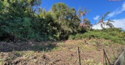 A vendre un vaste terrain de 737m2 proche des commerces à La Montagne