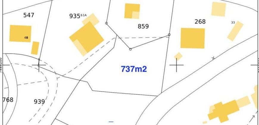 A vendre un vaste terrain de 737m2 proche des commerces à La Montagne