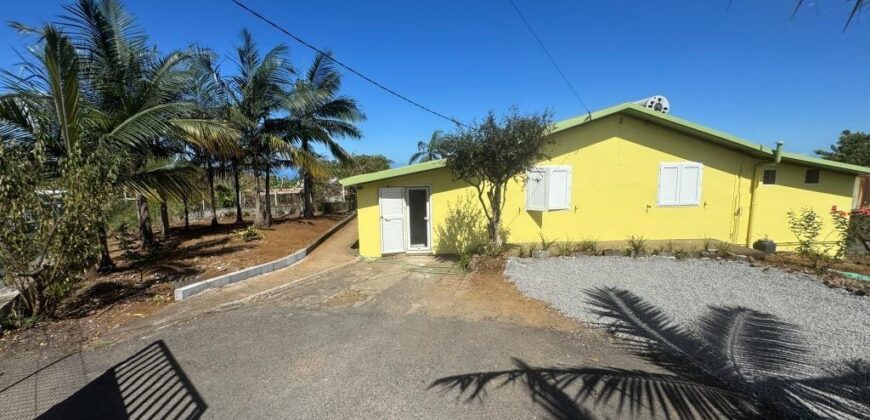 Location d’une charmante villa meublée de plain-pied d’environ 100 m² à Bérive, Saint-Pierre