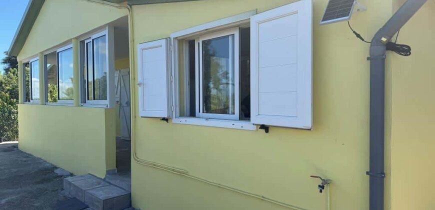 Location d’une charmante villa meublée de plain-pied d’environ 100 m² à Bérive, Saint-Pierre