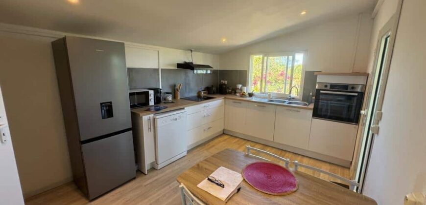Location d’une charmante villa meublée de plain-pied d’environ 100 m² à Bérive, Saint-Pierre