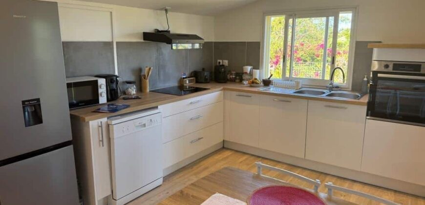 Location d’une charmante villa meublée de plain-pied d’environ 100 m² à Bérive, Saint-Pierre
