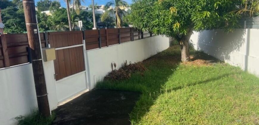 A louer une belle villa meublée de 140.60m2 avec jardin à Etang Salé