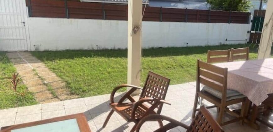A louer une belle villa meublée de 140.60m2 avec jardin à Etang Salé