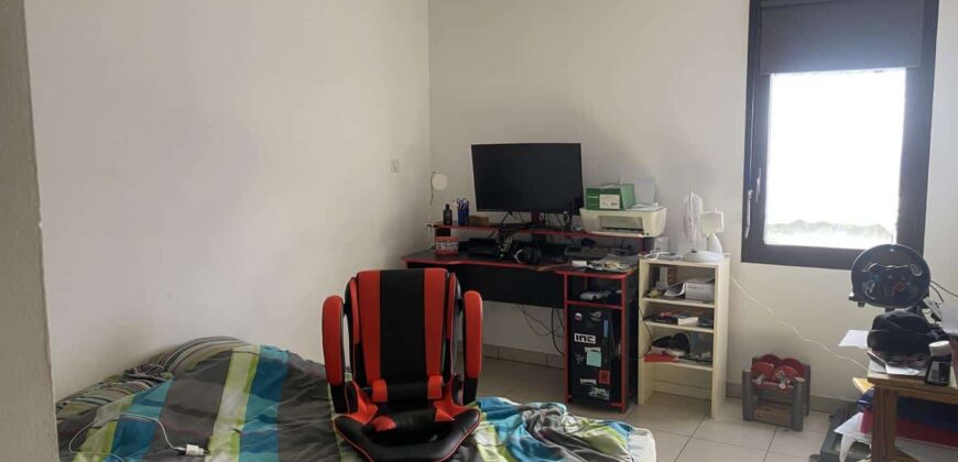 A vendre un appartement de type T3 offrant vue sue mer au centre ville de la Possession