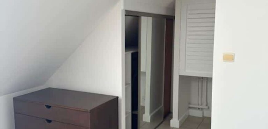 A louer appartement meublé de 38 m2 situé dans une résidence sécurisée à Bois D’olive