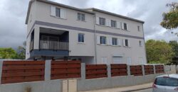 A vendre un immeuble neuf de 367 m2 composé de 5 appartements situé à Saint Louis