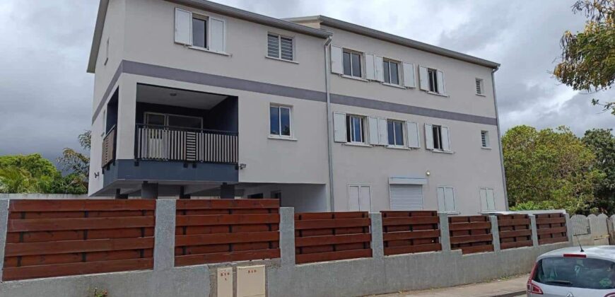 A vendre un immeuble neuf de 367 m2 composé de 5 appartements situé à Saint Louis
