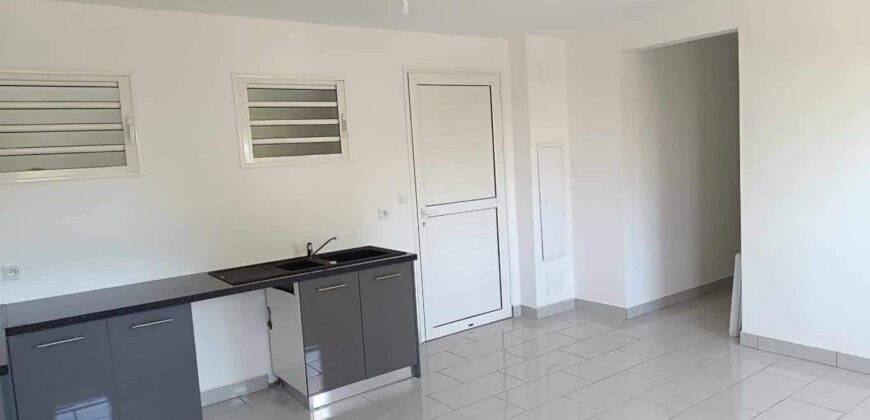 A vendre un immeuble neuf de 367 m2 composé de 5 appartements situé à Saint Louis