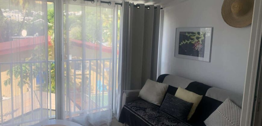 A louer un charmant appartement meublé à proximité des commodités à Saint Gilles les Bains