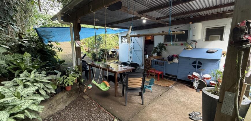 A vendre une charmante villa de type F3+ avec vue imprenable sur mer et montagne aux Avirons