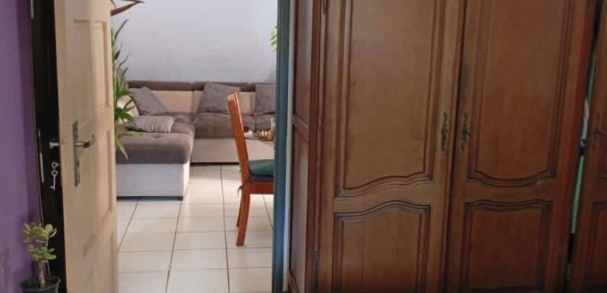 A vendre un appartement T3 avec terrasse et varangue à Saint Pierre