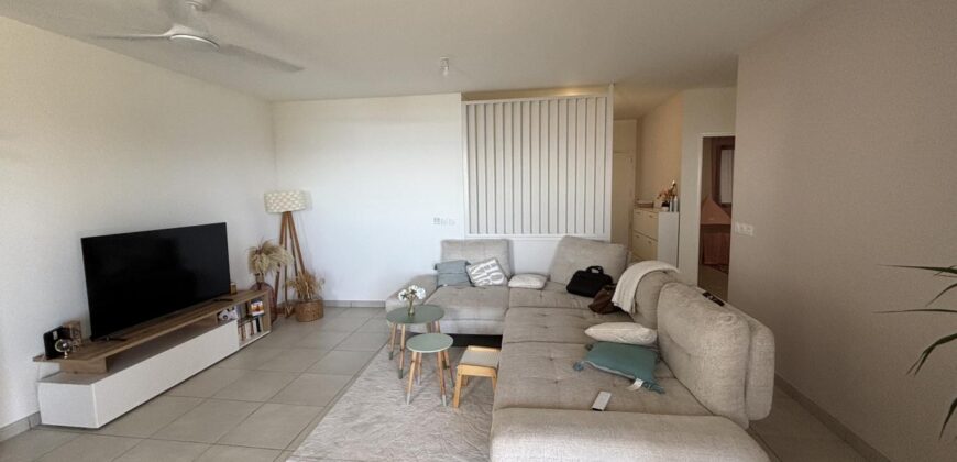 A vendre un charmant appartement T3 de 67m2 avec vue imprenable sur à Piton Saint Leu