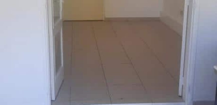A louer un appartement T2 de 40m2 situé sur la commune de Bras Panon