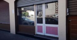 A louer local commercial avec parking au centre ville du Port