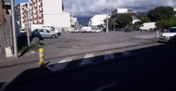 A louer local commercial avec parking au centre ville du Port
