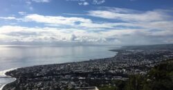 Vente d’une superbe villa familiale de 226 m² avec piscine offrant vue imprenable sur l’océan à la Montagne