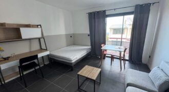A louer studios neufs meublés et équipés situés en plein centre-ville du Tampon