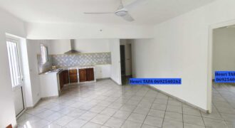 En location un appartement T3 meublé de 67 m2 situé dans le quartier paisible de Bois Noir à Saint Joseph