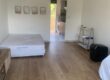A louer un studio meublé de 27m2 offrant vue imprenable sur mer à Saint Gilles Les Bains