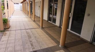 A louer un local professionnel ou commercial de 42 m² situé dans le secteur de Bernica à Saint-Gilles les Hauts