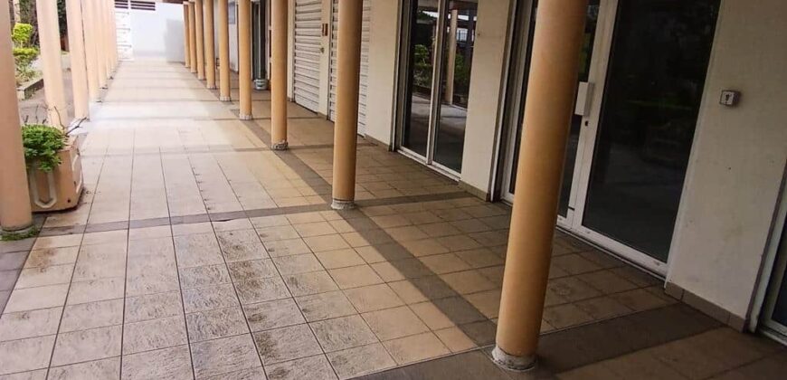 A louer un local professionnel ou commercial de 42 m² situé dans le secteur de Bernica à Saint-Gilles les Hauts
