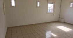 A louer un local professionnel ou commercial de 42 m² situé dans le secteur de Bernica à Saint-Gilles les Hauts