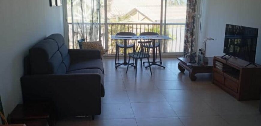 A louer un charmant appartement meublé de 47 m² situé dans une résidence avec piscine à proximité des plages de La Saline-les-Bains