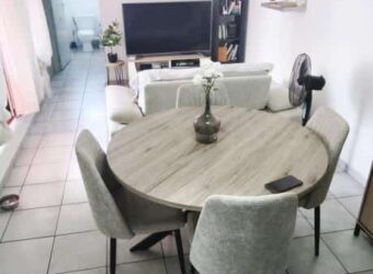 En vente un agréable appartement de type F2 situé dans une résidence calme et sécurisée à saint Joseph