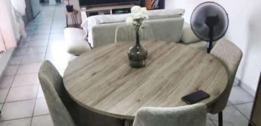 En vente un agréable appartement de type F2 situé dans une résidence calme et sécurisée à saint Joseph