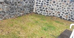 A louer un villa T3 en duplex avec jardin située dans un quartier paisible à Piton Saint Leu