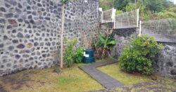 A louer un villa T3 en duplex avec jardin située dans un quartier paisible à Piton Saint Leu