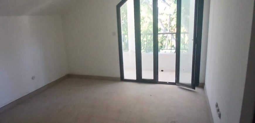 A vendre un appartement F4 neuf de 104.25 situé en plein centre-ville de Saint-Leu
