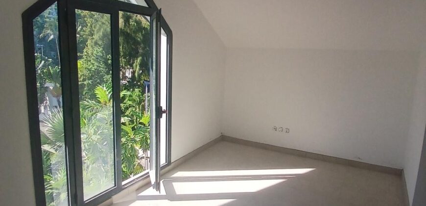 A vendre un appartement F4 neuf de 104.25 situé en plein centre-ville de Saint-Leu