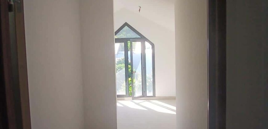 A vendre un appartement F4 neuf de 104.25 situé en plein centre-ville de Saint-Leu