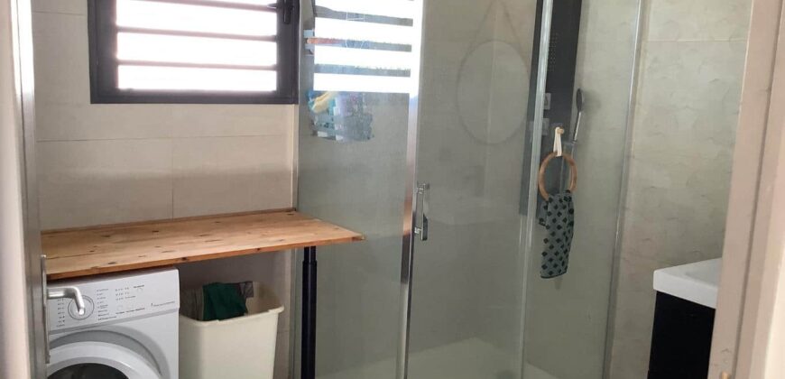 A louer une ravissante villa T4 meublée de 84.60 m2 située dans un quartier de La Rivière Saint Louis