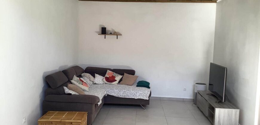 A louer une ravissante villa T4 meublée de 84.60 m2 située dans un quartier de La Rivière Saint Louis